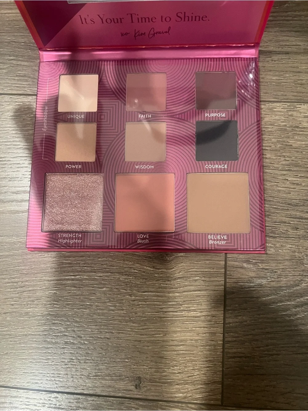 Collecting Confidence Eyeshadow/Highlighter/Bronzer/Blush Palette